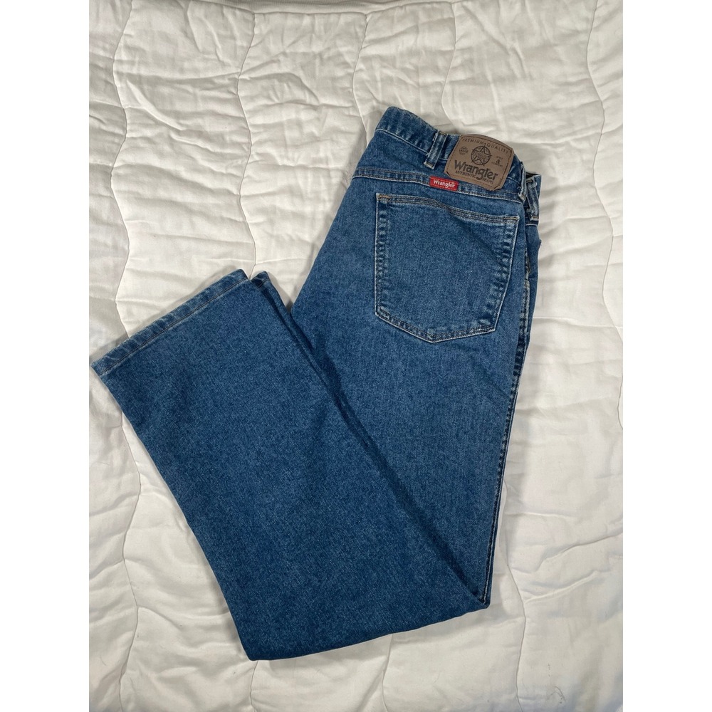 Wrangler Authentic Jeans Mens 36x30 Medium Wash Straight Leg Denim 85500DW
